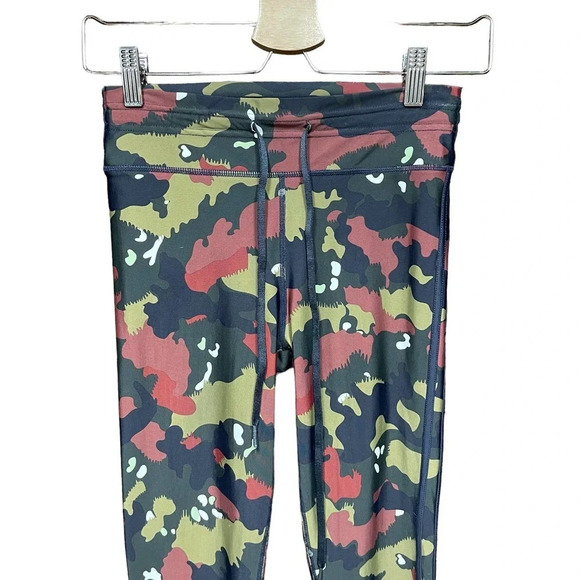 The Upside Red and Green Camo Print Drawstring Leggings Size US 6 - Picture 2 of 8